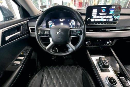 2023 Mitsubishi Outlander SEL