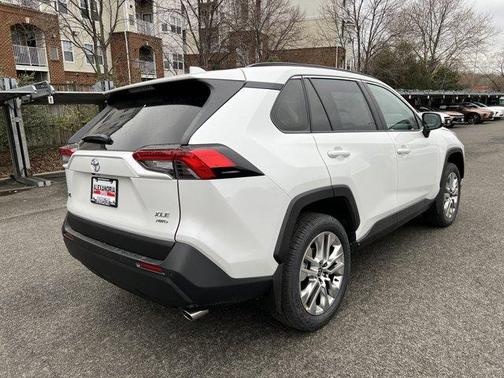 2025 Toyota RAV4 XLE Premium