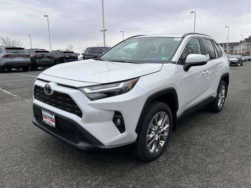 2025 Toyota RAV4 XLE Premium
