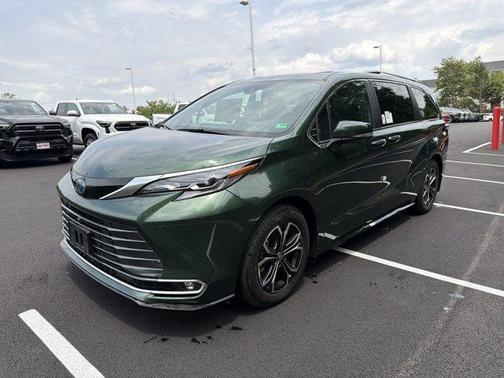 Platinum 2025 Toyota Sienna Platinum 7 Passenger