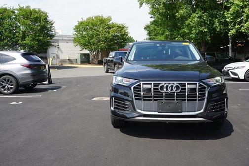 Mythos Black Metallic 2022 Audi Q7 55 Premium Plus