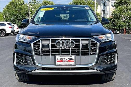 Mythos Black Metallic 2022 Audi Q7 55 Premium Plus