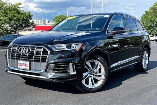 Mythos Black Metallic 2022 Audi Q7 55 Premium Plus