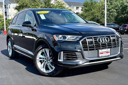 Mythos Black Metallic 2022 Audi Q7 55 Premium Plus