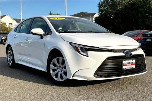 2025 Toyota Corolla Hybrid LE