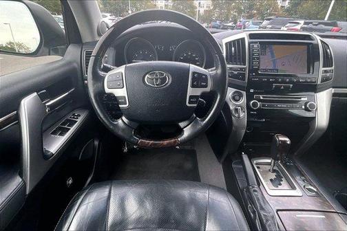 2015 Toyota Land Cruiser V8