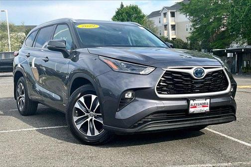 2022 Toyota Highlander Hybrid XLE