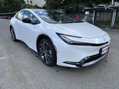 2025 Toyota Prius XLE