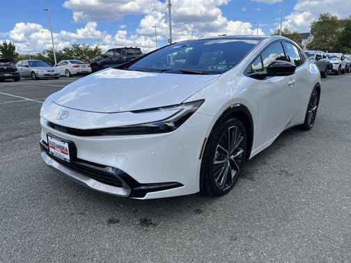 2025 Toyota Prius XLE