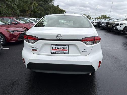 Ice 2026 Toyota Corolla Hybrid LE