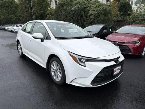 Ice 2026 Toyota Corolla Hybrid LE