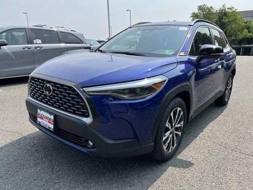2025 Toyota Corolla Cross XLE