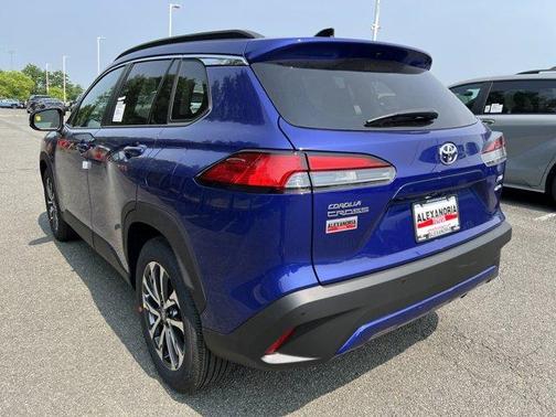 2025 Toyota Corolla Cross XLE