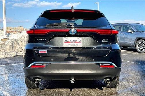 2022 Toyota Venza XLE