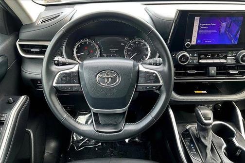 2024 Toyota Highlander 