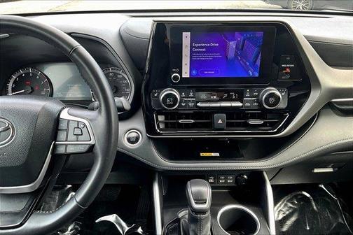 2024 Toyota Highlander 