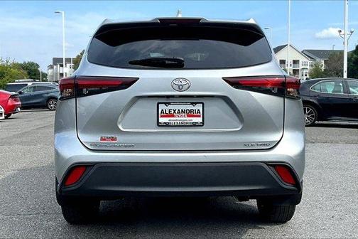 2024 Toyota Highlander 