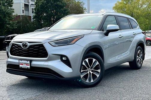 2024 Toyota Highlander 