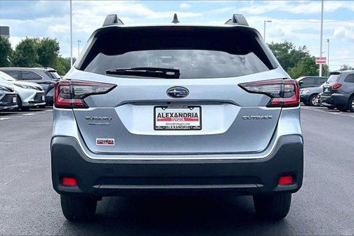 Ice Silver Metallic 2023 Subaru Outback Premium