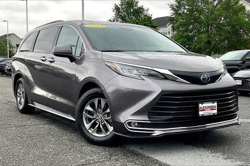 2023 Toyota Sienna XLE