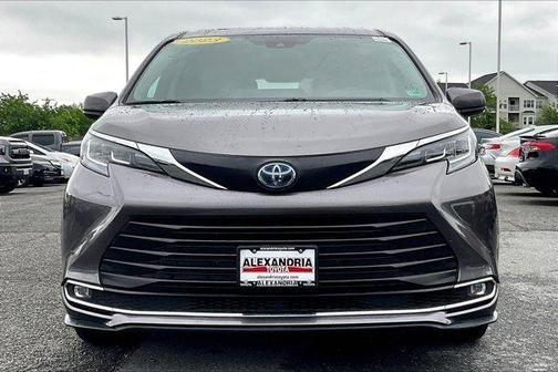 2023 Toyota Sienna XLE
