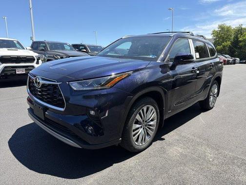 2026 Toyota Highlander Hybrid Platinum