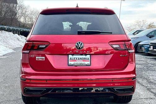 2024 Volkswagen Tiguan 2.0T SE R-Line Black