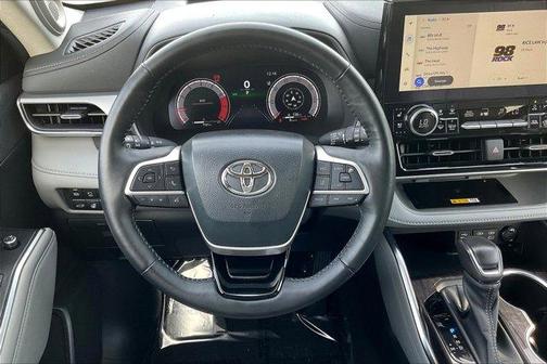 2023 Toyota Highlander 