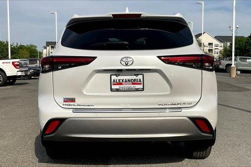2023 Toyota Highlander 