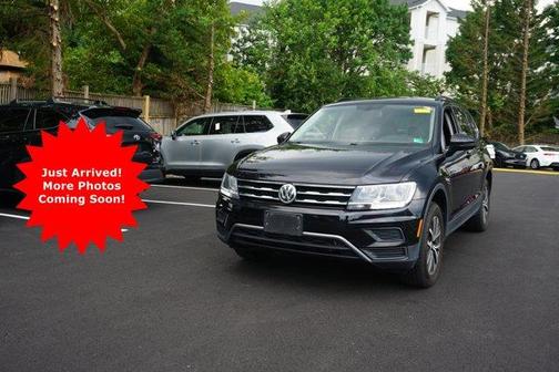 Deep Black Pearl Effect 2019 Volkswagen Tiguan 2.0T SE