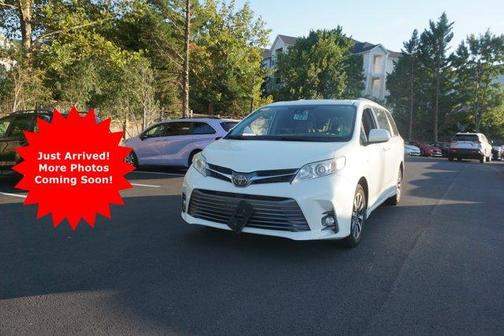 White 2019 Toyota Sienna XLE
