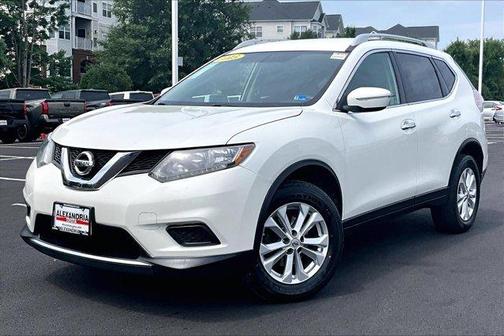 Moonlight White 2015 Nissan Rogue SV
