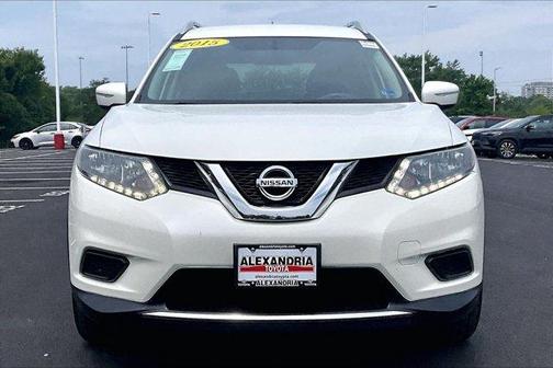 Moonlight White 2015 Nissan Rogue SV