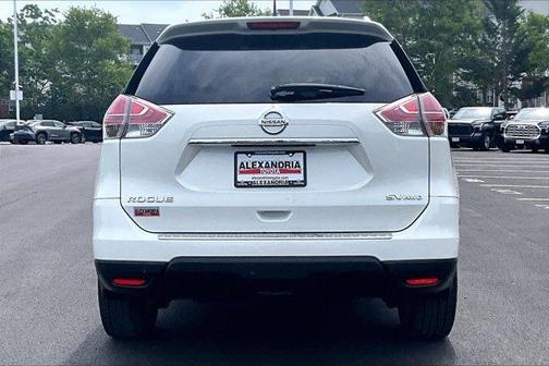 Moonlight White 2015 Nissan Rogue SV