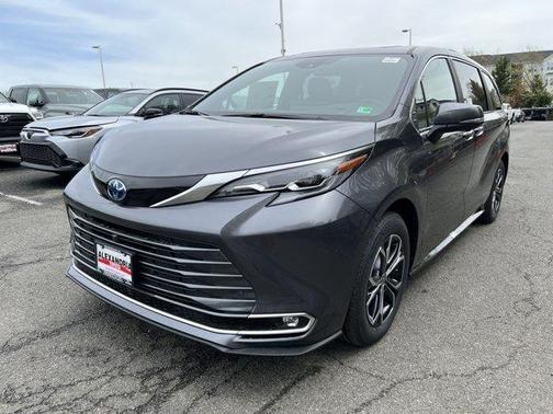 2025 Toyota Sienna Platinum 7 Passenger
