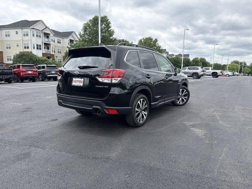 Crystal Black Silica 2022 Subaru Forester Limited