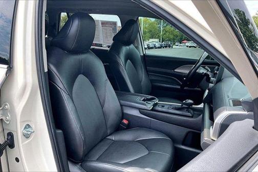 0092 2024 Toyota Grand Highlander XLE
