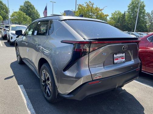 2026 Toyota bZ XLE PLUS