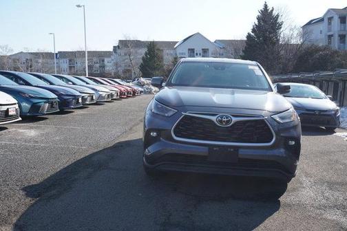 2024 Toyota Highlander LE
