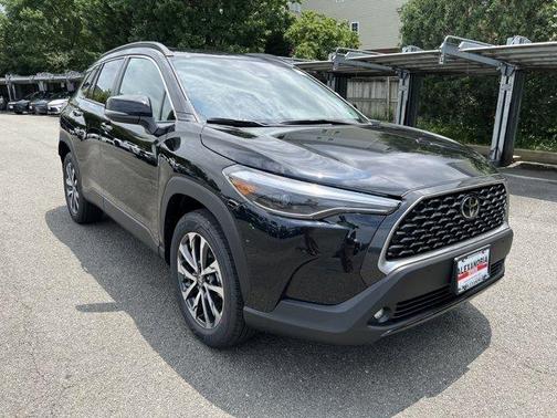 2025 Toyota Corolla Cross XLE