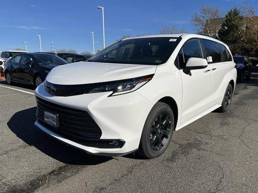 2026 Toyota Sienna Woodland Edition