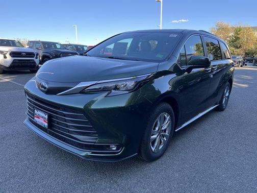 2025 Toyota Sienna XLE