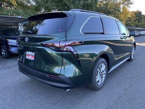 2025 Toyota Sienna XLE