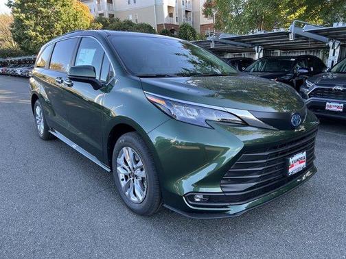 2025 Toyota Sienna XLE