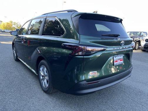 2025 Toyota Sienna XLE
