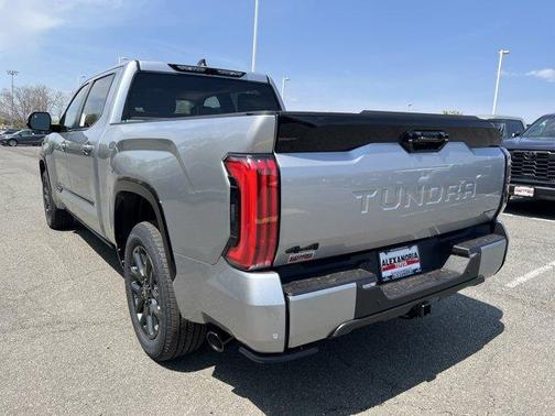 2025 Toyota Tundra Hybrid Platinum