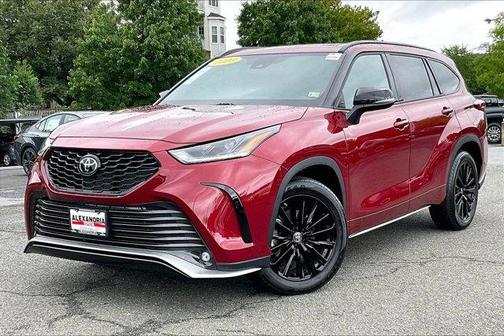 Red 2023 Toyota Highlander XSE