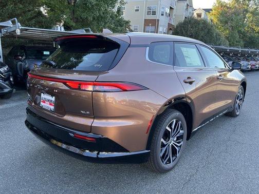 2025 Toyota Crown Signia XLE