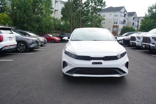 Snow White Pearl 2023 Kia Forte LXS