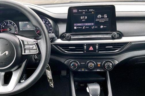 Snow White Pearl 2023 Kia Forte LXS
